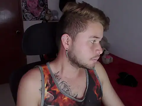 JOHANLEON1 online show from October 2025 04:52:01 PM