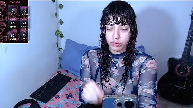 Snapshot of Eli666uwu chatting on December 2024 12:06:01 PM Eli666uwu online show from December 2024 12:06:01 PM