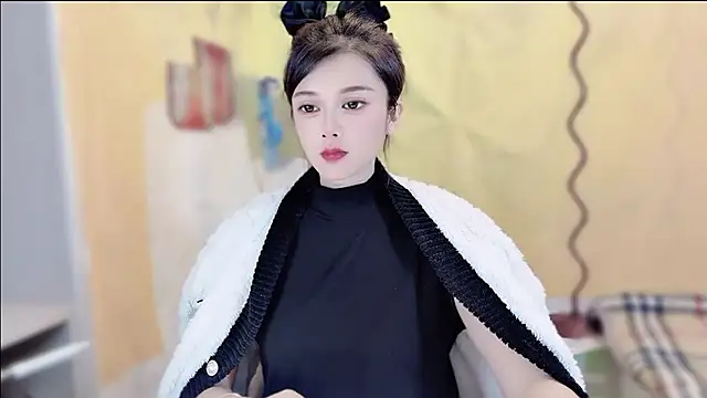 VIWVI online show from November 2025 05:40:01 AM