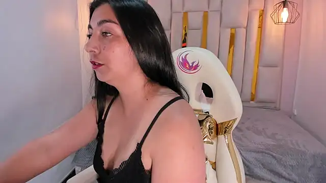 Karla hernandez  online show from February 2025 05:09:01 PM