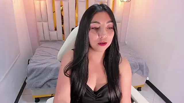 Karla hernandez  online show from February 2025 05:11:02 PM