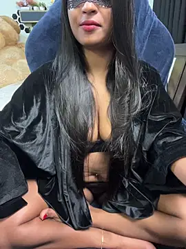 Snapshot of LillyLive chatting on February 2026 07:54:01 PM LillyLive online show from February 2026 07:54:01 PM