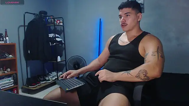 Snapshot of paulo_allen chatting on March 2025 03:35:01 PM paulo allen online show from March 2025 03:35:01 PM