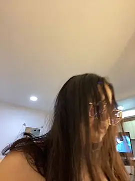 montmariana online show from December 2024 06:35:02 AM