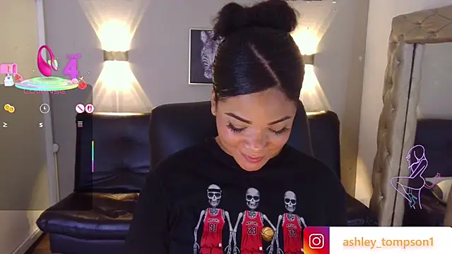 Snapshot of ashley_Tompson1 chatting on March 2025 03:39:01 PM ashley Tompson1 online show from March 2025 03:39:01 PM