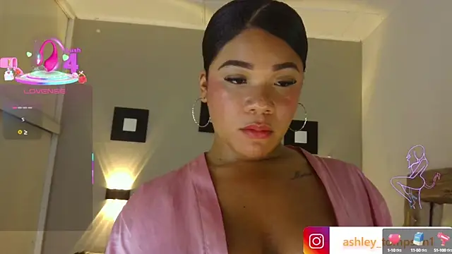 Snapshot of ashley_Tompson1 chatting on March 2025 06:25:01 PM ashley Tompson1 online show from March 2025 06:25:01 PM