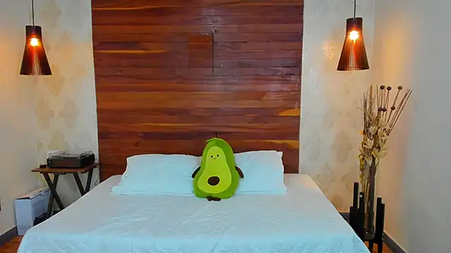 Snapshot of KatherineBond chatting on January 2025 12:02:01 AM KatherineBond online show from January 2025 12:02:01 AM