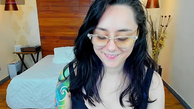 Snapshot of KatherineBond chatting on January 2025 11:55:02 PM KatherineBond online show from January 2025 11:55:02 PM