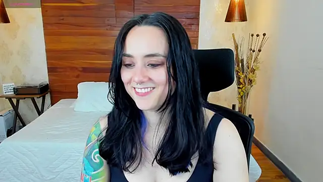 Snapshot of KatherineBond chatting on January 2025 11:05:01 PM KatherineBond online show from January 2025 11:05:01 PM