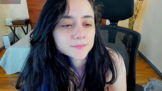 Snapshot of KatherineBond chatting on February 2025 12:18:01 AM KatherineBond online show from February 2025 12:18:01 AM