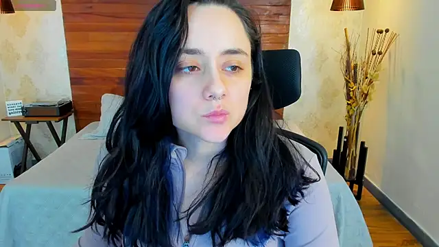 Snapshot of KatherineBond chatting on February 2025 08:46:01 PM KatherineBond online show from February 2025 08:46:01 PM