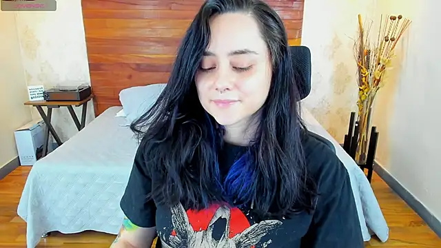 Snapshot of KatherineBond chatting on February 2025 08:53:01 PM KatherineBond online show from February 2025 08:53:01 PM