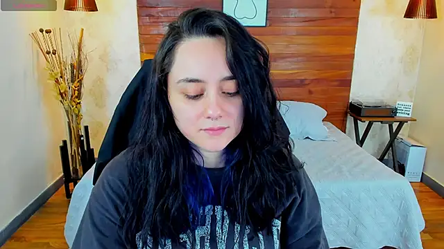 Snapshot of KatherineBond chatting on February 2025 12:06:01 AM KatherineBond online show from February 2025 12:06:01 AM