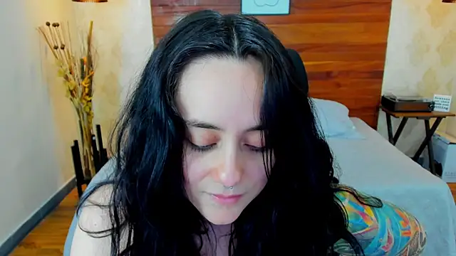 Snapshot of KatherineBond chatting on February 2025 07:38:02 PM KatherineBond online show from February 2025 07:38:02 PM