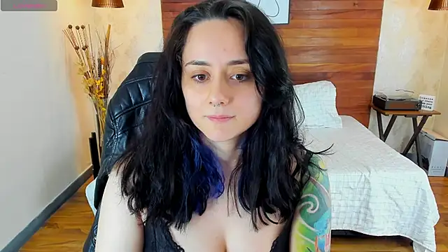 Snapshot of KatherineBond chatting on February 2025 12:19:01 AM KatherineBond online show from February 2025 12:19:01 AM