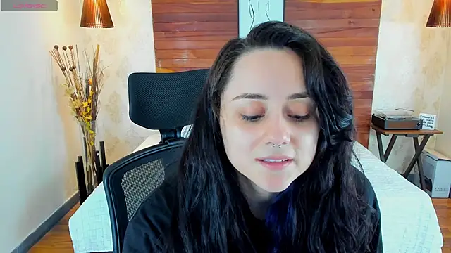 Snapshot of KatherineBond chatting on February 2025 07:52:01 PM KatherineBond online show from February 2025 07:52:01 PM