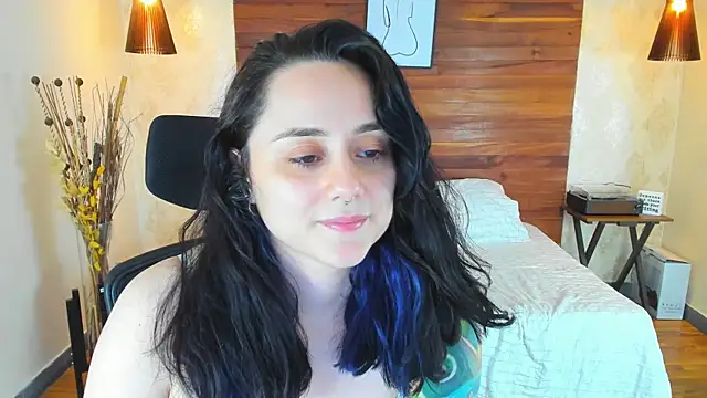 Snapshot of KatherineBond chatting on February 2025 09:58:01 PM KatherineBond online show from February 2025 09:58:01 PM