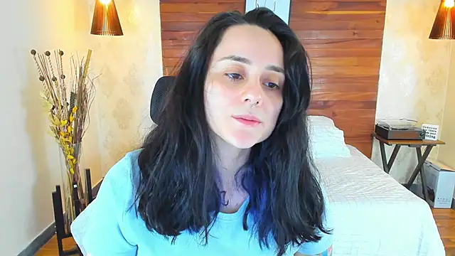 Snapshot of KatherineBond chatting on February 2025 01:03:02 AM KatherineBond online show from February 2025 01:03:02 AM