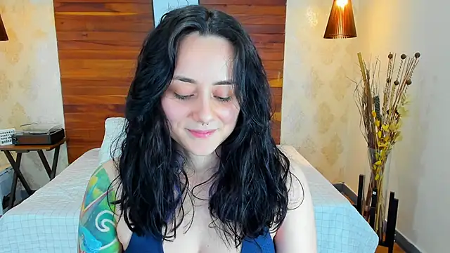 Snapshot of KatherineBond chatting on February 2025 08:44:02 PM KatherineBond online show from February 2025 08:44:02 PM