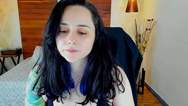 Snapshot of KatherineBond chatting on February 2025 10:42:01 PM KatherineBond online show from February 2025 10:42:01 PM