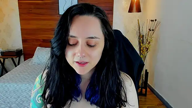 Snapshot of KatherineBond chatting on February 2025 01:47:02 AM KatherineBond online show from February 2025 01:47:02 AM