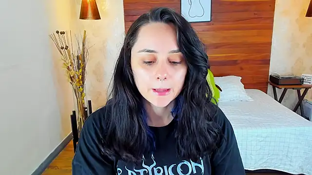 Snapshot of KatherineBond chatting on March 2025 09:22:01 PM KatherineBond online show from March 2025 09:22:01 PM