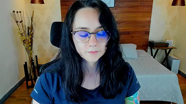 Snapshot of KatherineBond chatting on March 2025 11:01:02 PM KatherineBond online show from March 2025 11:01:02 PM