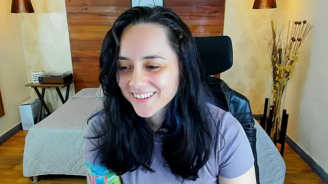 Snapshot of KatherineBond chatting on March 2025 01:32:02 AM KatherineBond online show from March 2025 01:32:02 AM