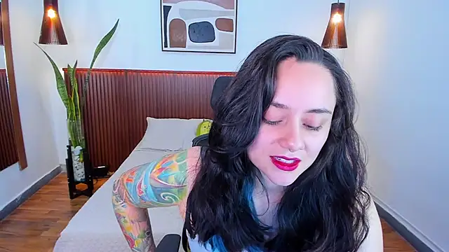 Snapshot of KatherineBond chatting on September 2025 07:35:02 PM KatherineBond online show from September 2025 07:35:02 PM