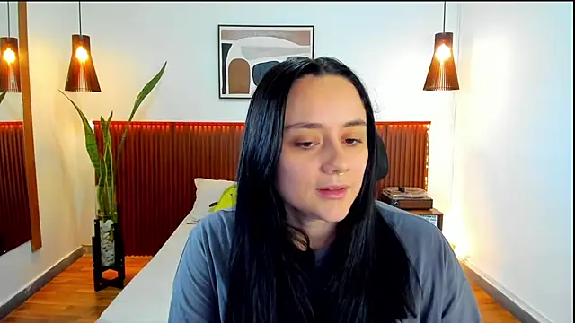 Snapshot of KatherineBond chatting on September 2025 07:05:01 PM KatherineBond online show from September 2025 07:05:01 PM