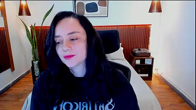 Snapshot of KatherineBond chatting on September 2025 07:28:02 PM KatherineBond online show from September 2025 07:28:02 PM