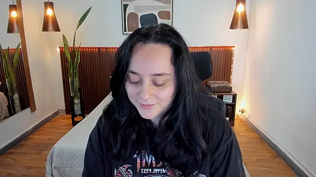 Snapshot of KatherineBond chatting on October 2025 08:09:02 PM KatherineBond online show from October 2025 08:09:02 PM