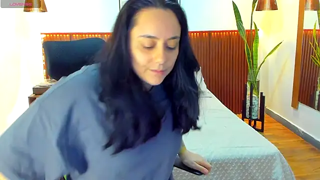 Snapshot of KatherineBond chatting on November 2025 04:53:02 PM KatherineBond online show from November 2025 04:53:02 PM