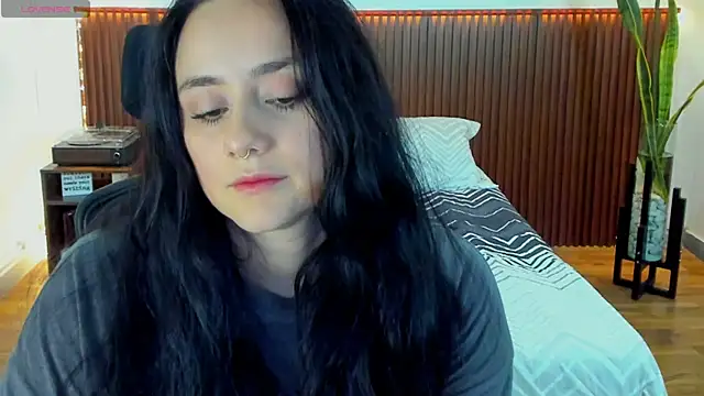 Snapshot of KatherineBond chatting on November 2025 08:10:01 PM KatherineBond online show from November 2025 08:10:01 PM