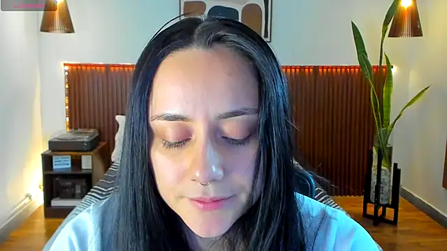 Snapshot of KatherineBond chatting on November 2025 08:30:01 PM KatherineBond online show from November 2025 08:30:01 PM