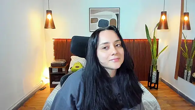 Snapshot of KatherineBond chatting on November 2025 07:02:01 PM KatherineBond online show from November 2025 07:02:01 PM