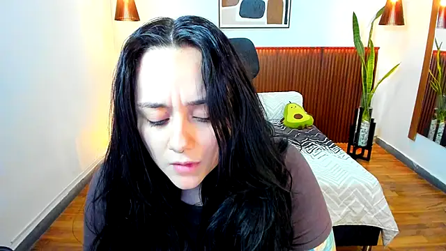 Snapshot of KatherineBond chatting on November 2025 06:31:02 PM KatherineBond online show from November 2025 06:31:02 PM