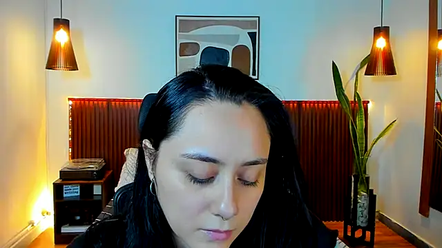 Snapshot of KatherineBond chatting on November 2025 06:21:01 PM KatherineBond online show from November 2025 06:21:01 PM