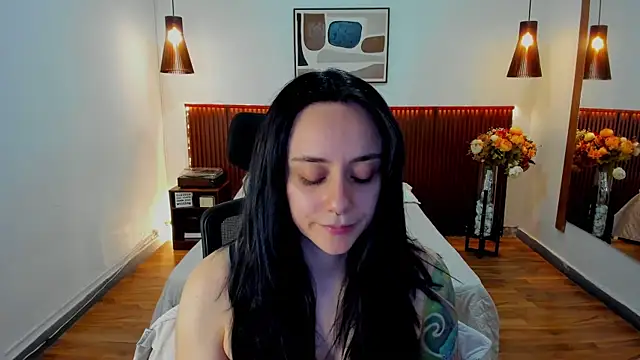 Snapshot of KatherineBond chatting on July 2026 05:37:02 PM KatherineBond online show from July 2026 05:37:02 PM