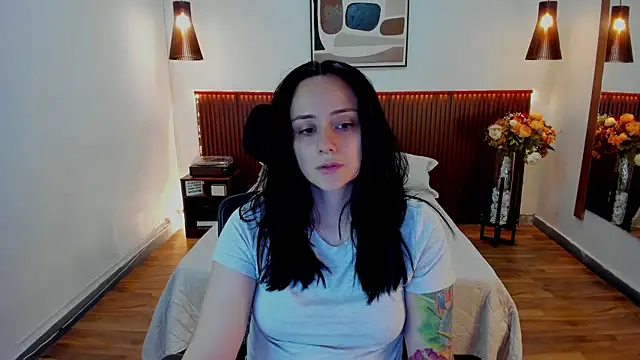 Snapshot of KatherineBond chatting on July 2026 03:54:02 PM KatherineBond online show from July 2026 03:54:02 PM