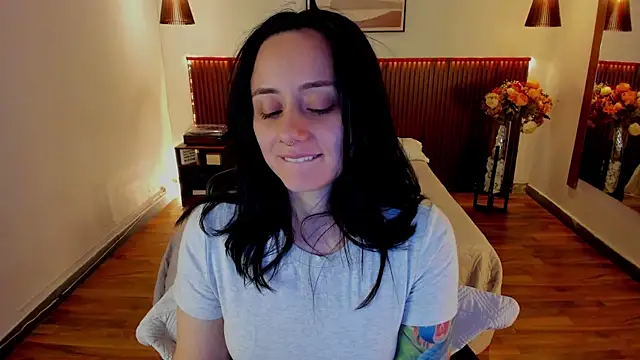 Snapshot of KatherineBond chatting on July 2026 08:52:02 PM KatherineBond online show from July 2026 08:52:02 PM