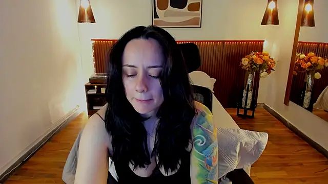 Snapshot of KatherineBond chatting on August 2026 05:37:01 PM KatherineBond online show from August 2026 05:37:01 PM