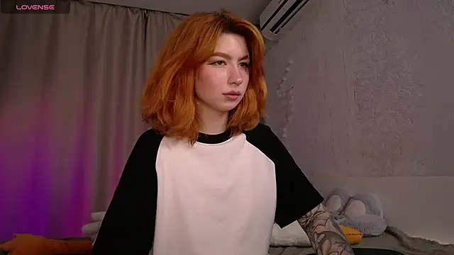 Evaa Moonn  online show from September 2025 05:29:02 AM