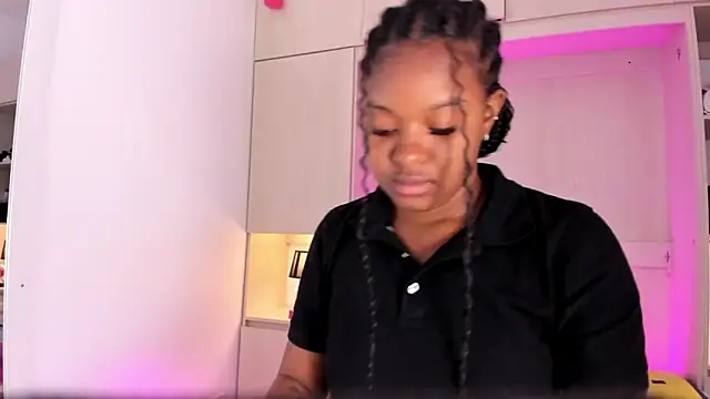 Snapshot of tamaraa_smiith chatting on January 2025 11:43:01 AM tamaraa smiith online show from January 2025 11:43:01 AM