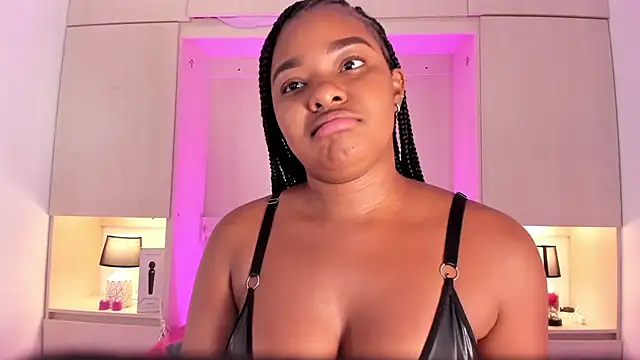 Snapshot of tamaraa_smiith chatting on February 2025 05:47:02 PM tamaraa smiith online show from February 2025 05:47:02 PM