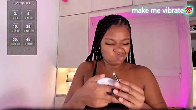 Snapshot of tamaraa_smiith chatting on February 2025 11:54:01 AM tamaraa smiith online show from February 2025 11:54:01 AM