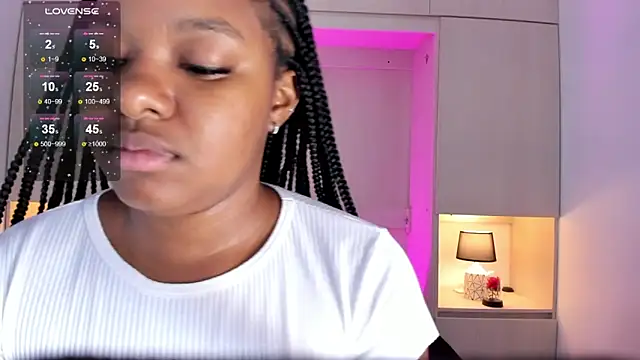 Snapshot of tamaraa_smiith chatting on February 2025 11:44:02 AM tamaraa smiith online show from February 2025 11:44:02 AM