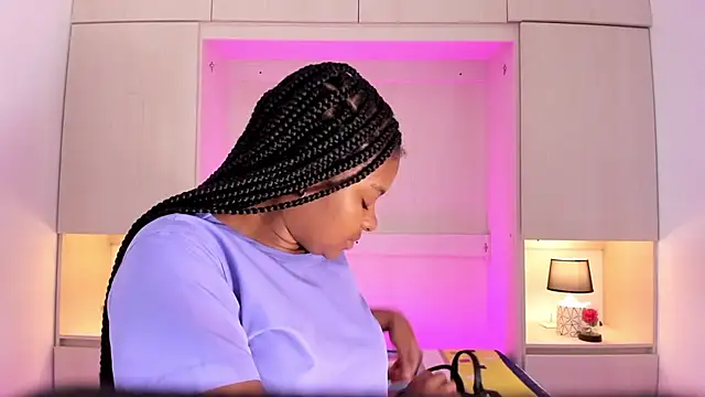 Snapshot of tamaraa_smiith chatting on February 2025 11:39:02 AM tamaraa smiith online show from February 2025 11:39:02 AM