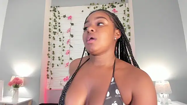 Snapshot of tamaraa_smiith chatting on February 2025 03:42:02 PM tamaraa smiith online show from February 2025 03:42:02 PM