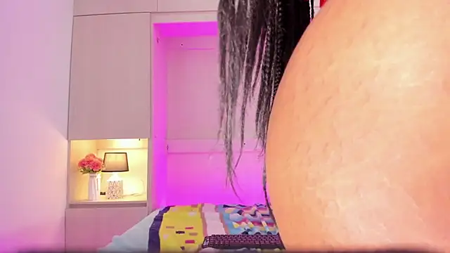 Snapshot of tamaraa_smiith chatting on March 2025 02:51:02 PM tamaraa smiith online show from March 2025 02:51:02 PM